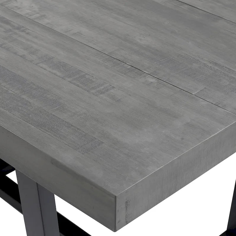 Table à manger en pin massif patiné, piètement tréteaux, bois issu de forêts gérées durablement