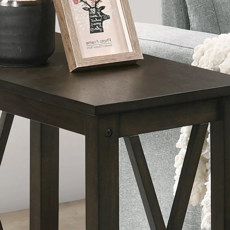 Table d'appoint de ferme avec accents en X, étagère inférieure à lattes en bois MDF