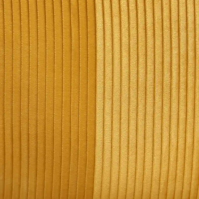 Fauteuil contemporain à dossier incurvé en velours côtelé, coussin amovible, pieds en métal doré