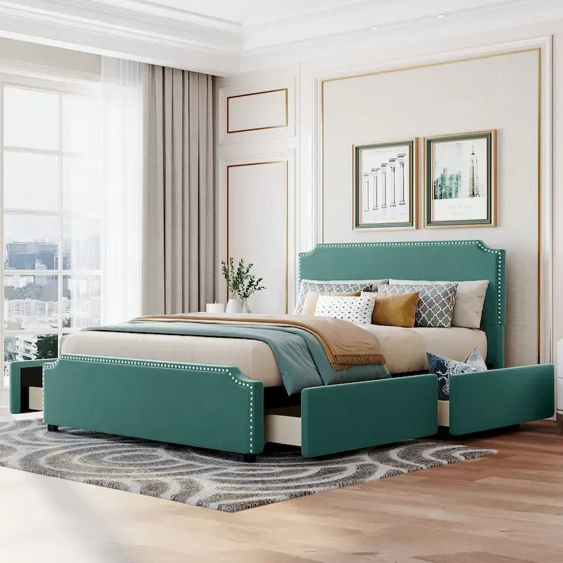 Lit plateforme grand format en velours capitonné avec clous décoratifs et quatre tiroirs de rangement