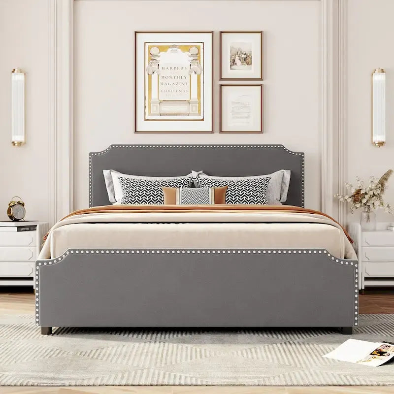Lit plateforme grand format en velours capitonné avec clous décoratifs et quatre tiroirs de rangement