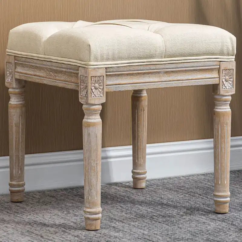 Pouffe carré capitonné en lin avec pieds sculptés en hévéa de 40 cm